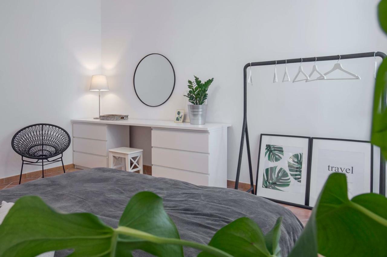 Casa Giada Apartment ซาแลร์โน ภายนอก รูปภาพ