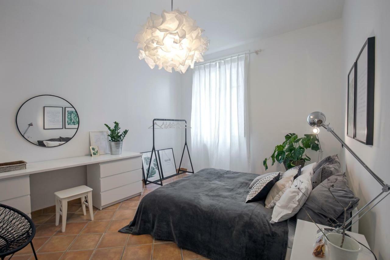 Casa Giada Apartment ซาแลร์โน ภายนอก รูปภาพ
