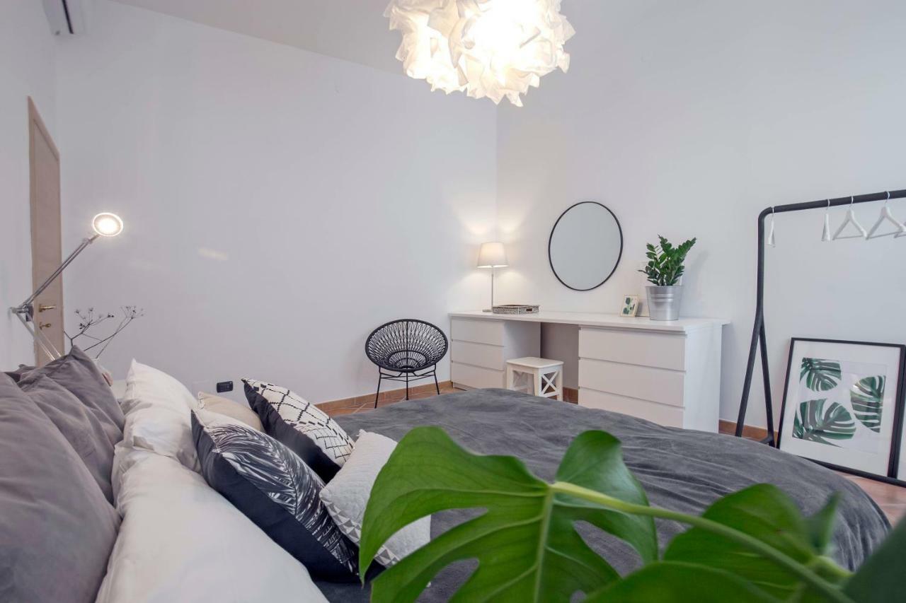 Casa Giada Apartment ซาแลร์โน ภายนอก รูปภาพ